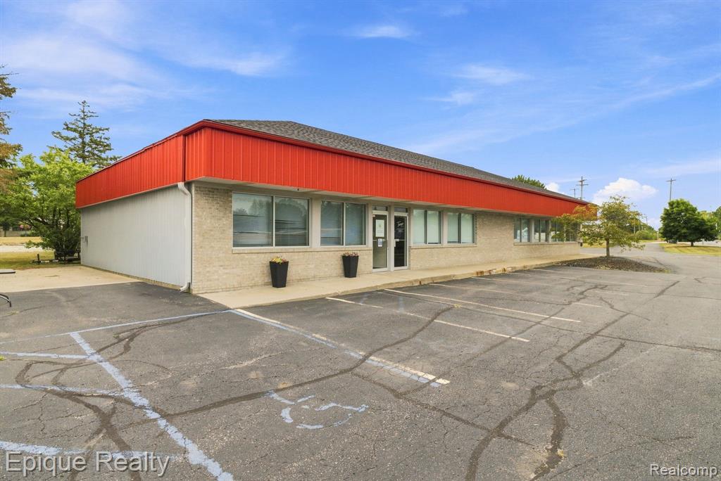 360 E Grand Blanc