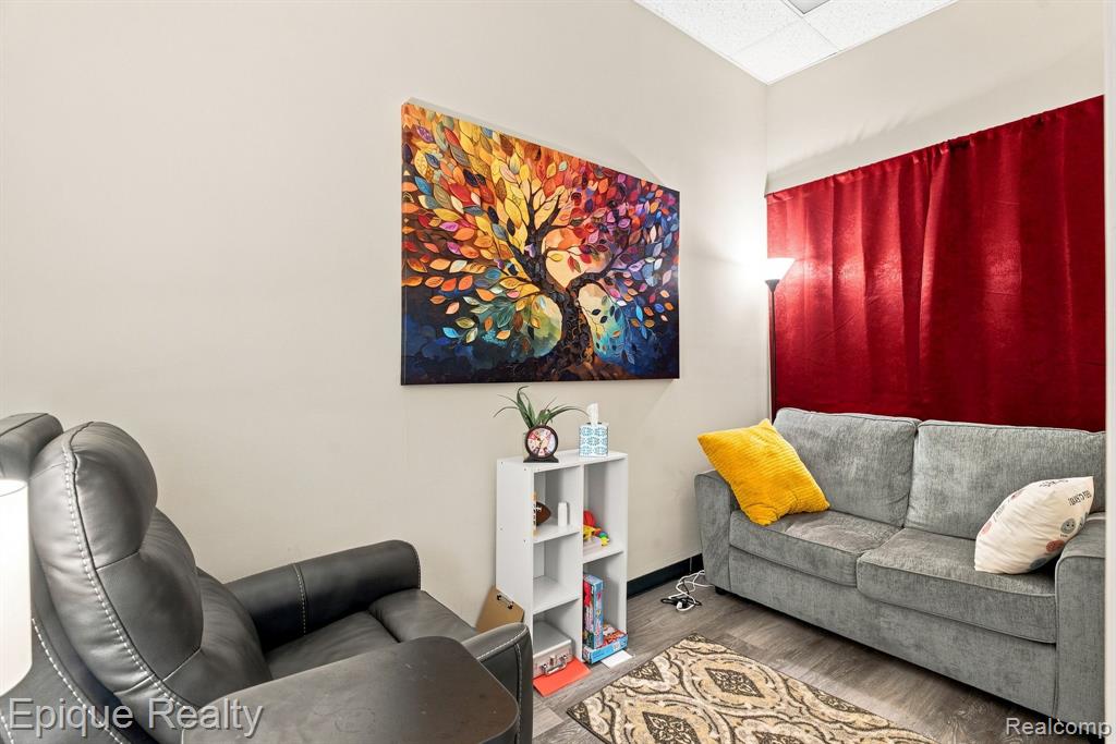 360 E Grand Blanc