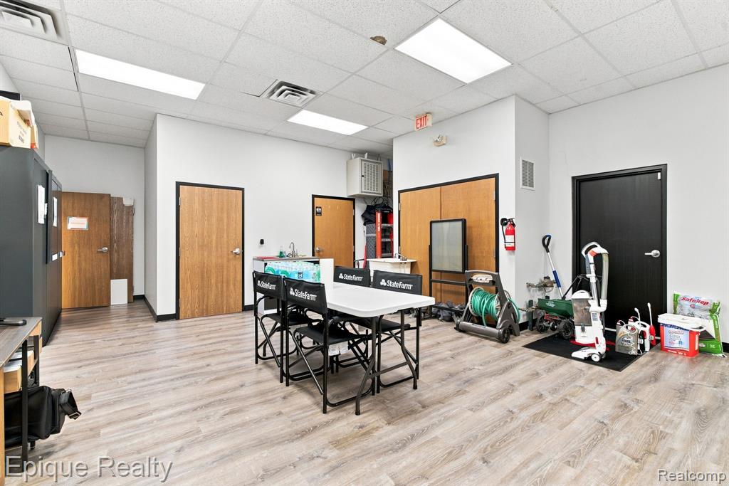 360 E Grand Blanc