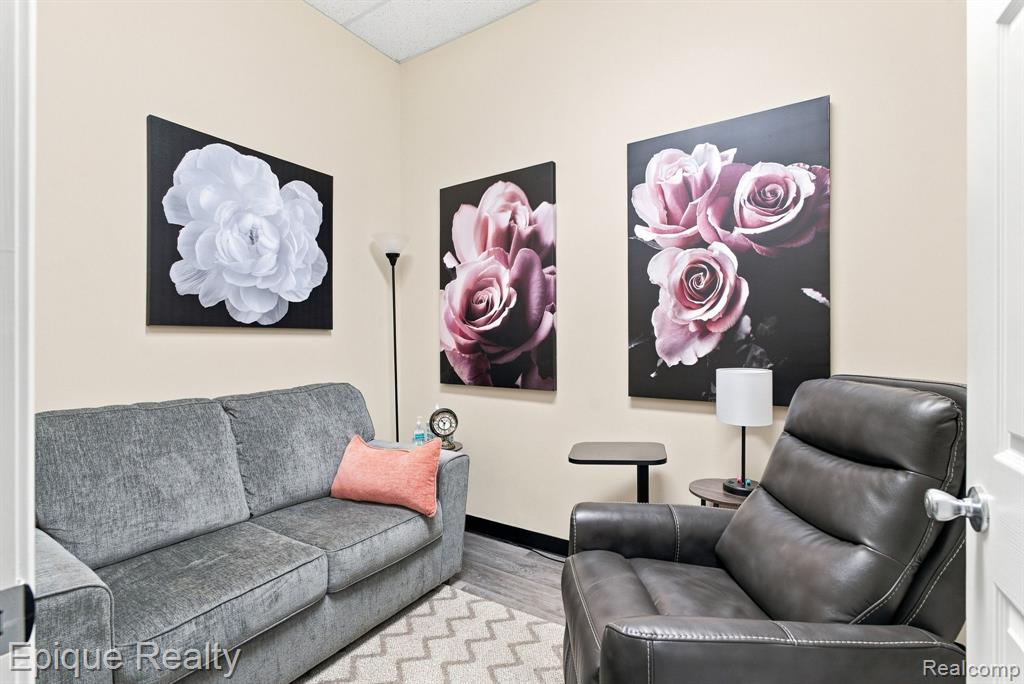 360 E Grand Blanc