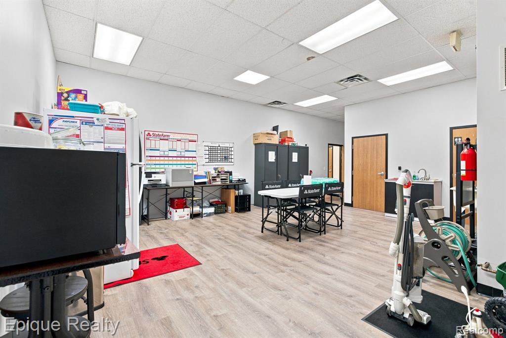 360 E Grand Blanc