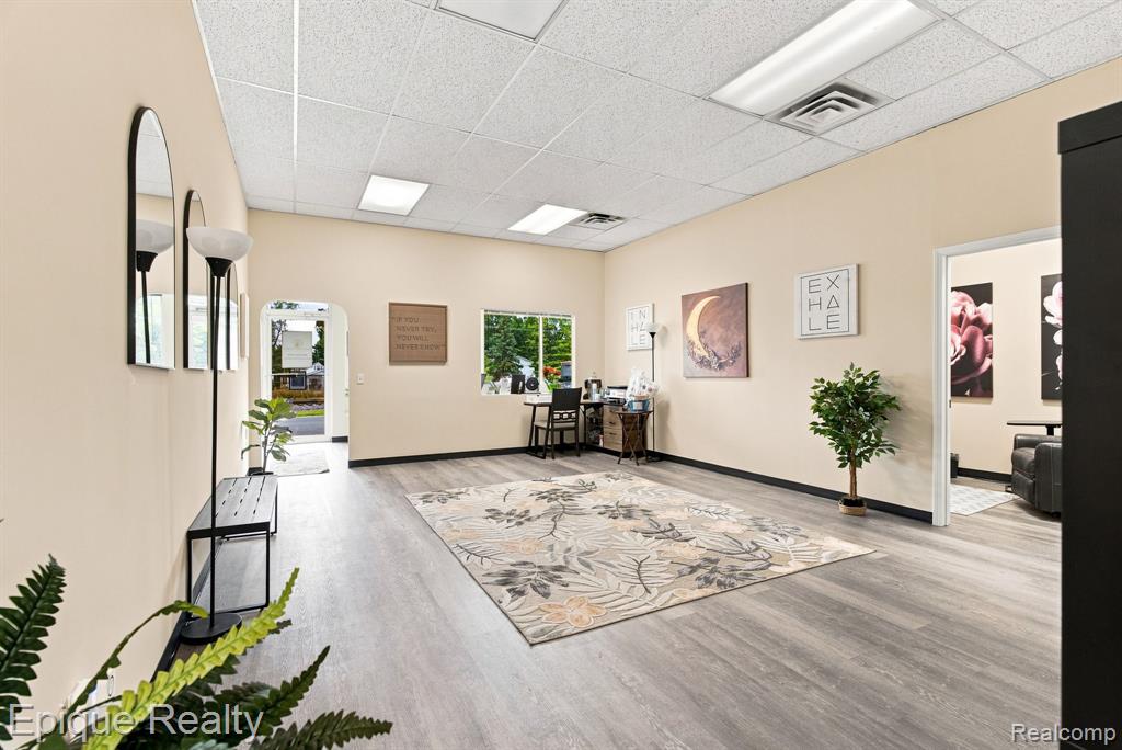 360 E Grand Blanc