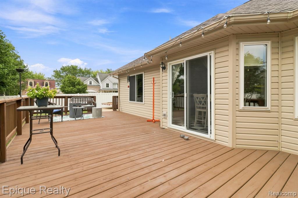 5208 Foxhill Lane