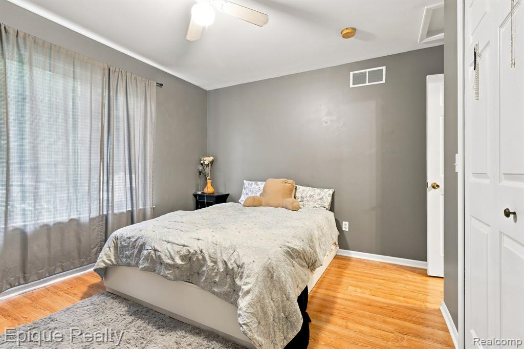 5208 Foxhill Lane