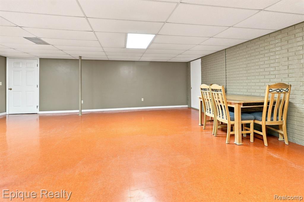5208 Foxhill Lane