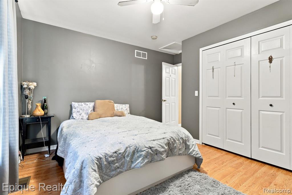 5208 Foxhill Lane