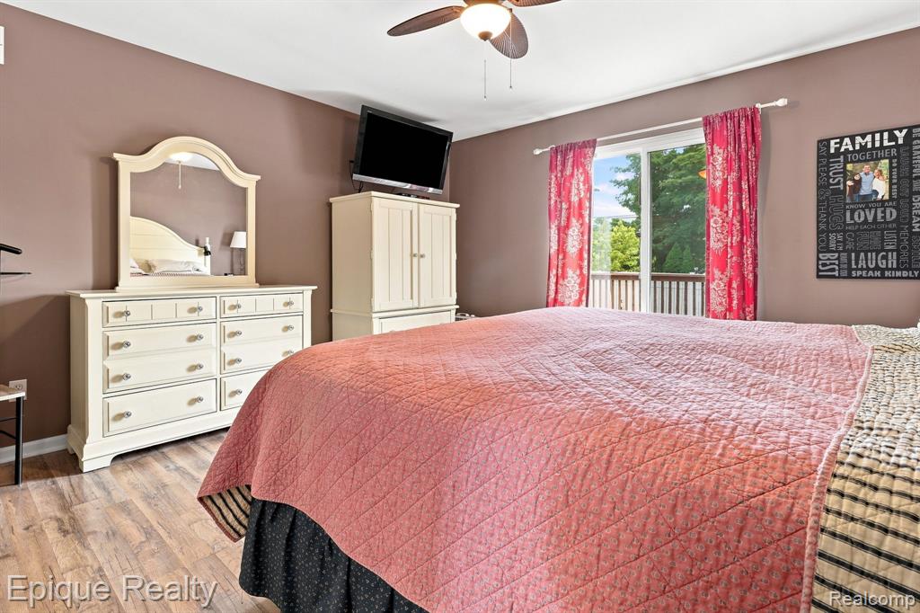 5208 Foxhill Lane