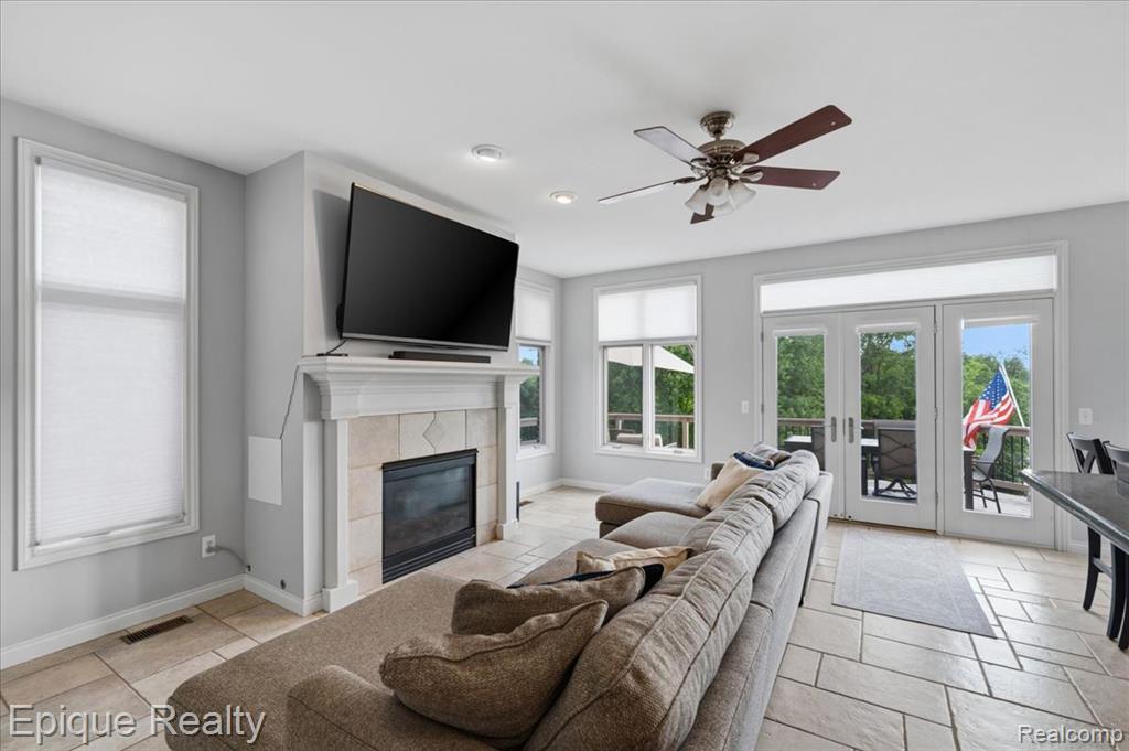 395 Indianwood Road
