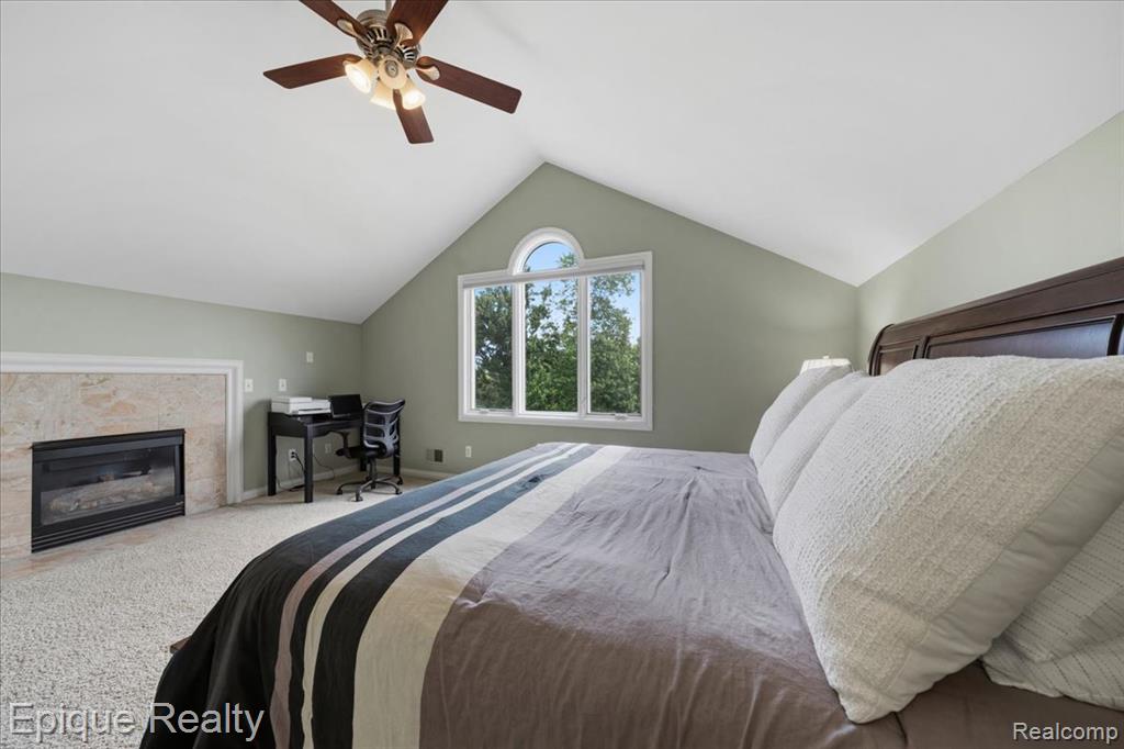 395 Indianwood Road