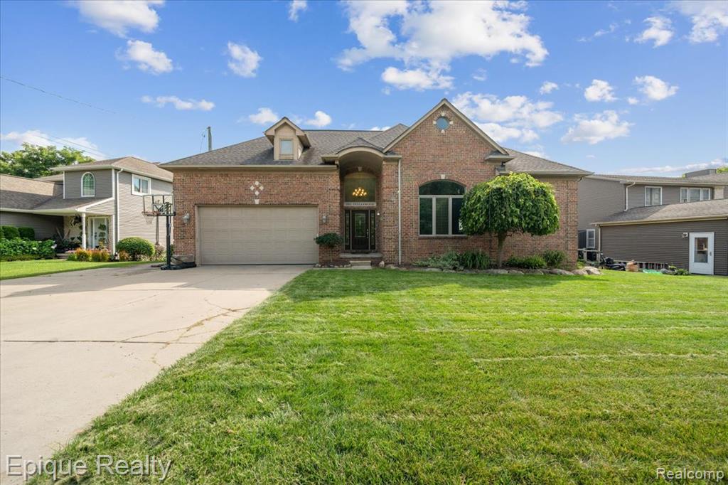 395 Indianwood Road