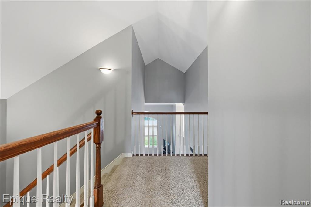 395 Indianwood Road