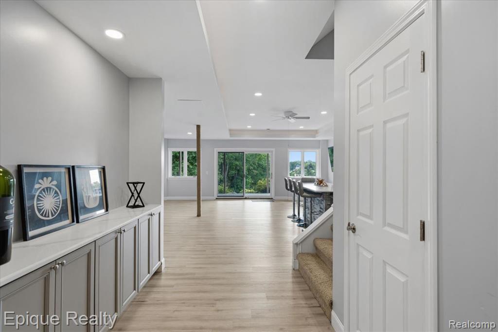 395 Indianwood Road