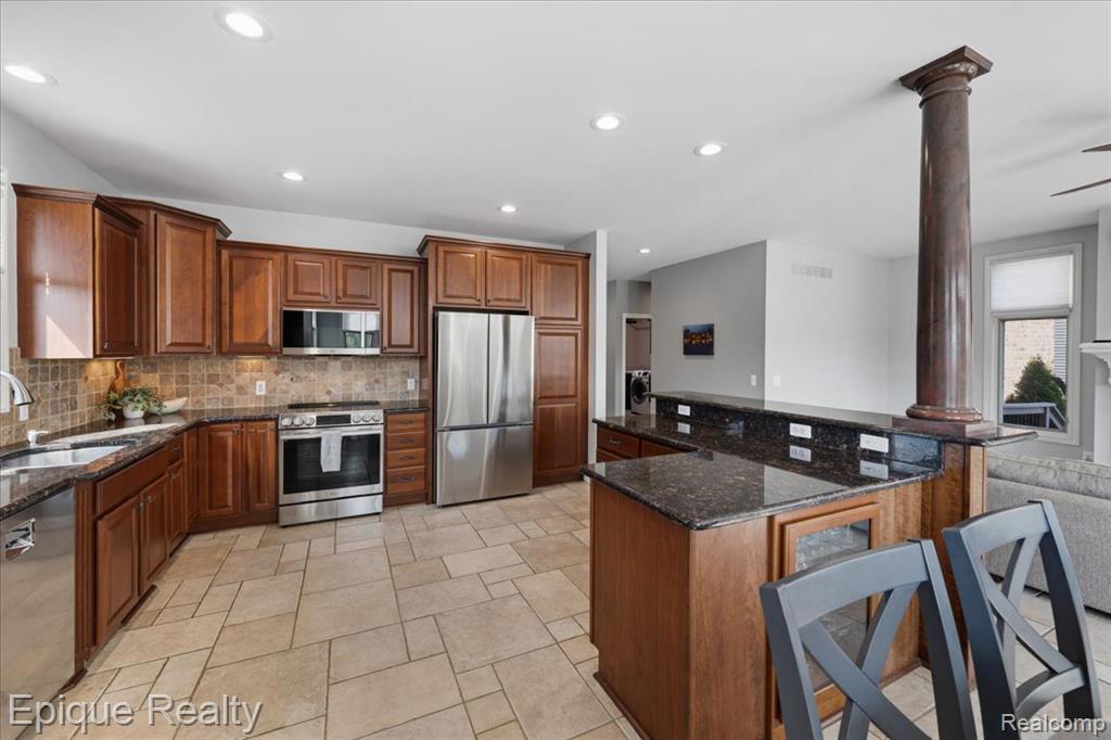 395 Indianwood Road