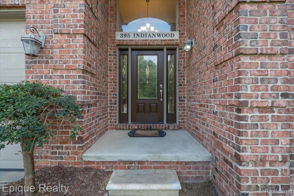 395 Indianwood Road