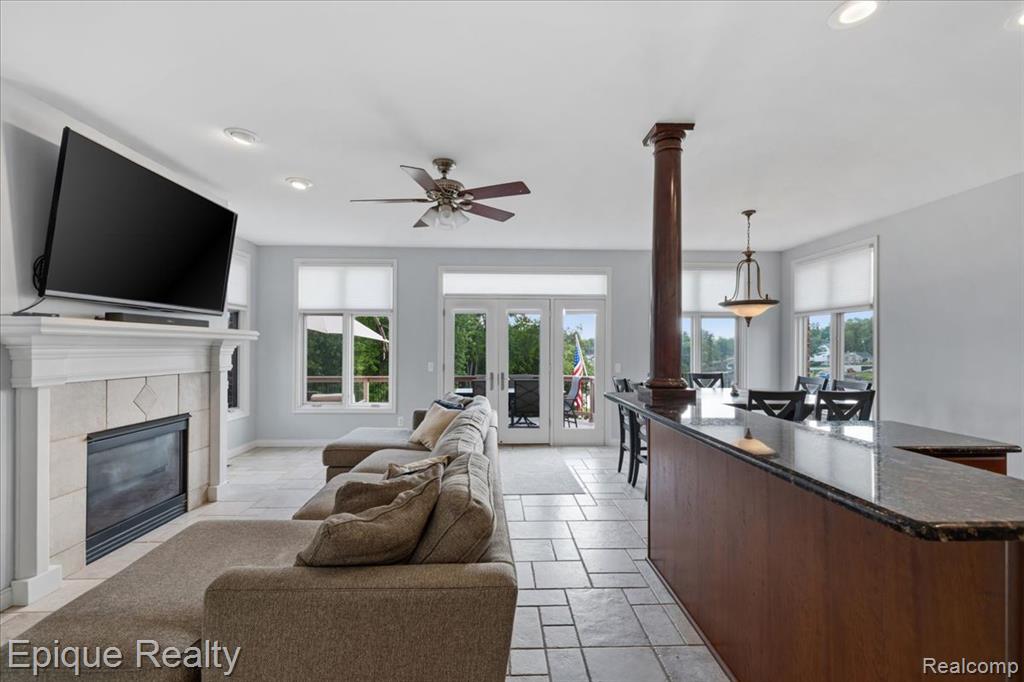 395 Indianwood Road