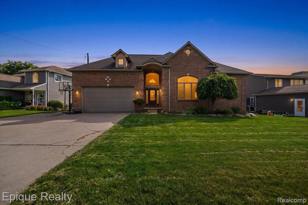 395 Indianwood Road