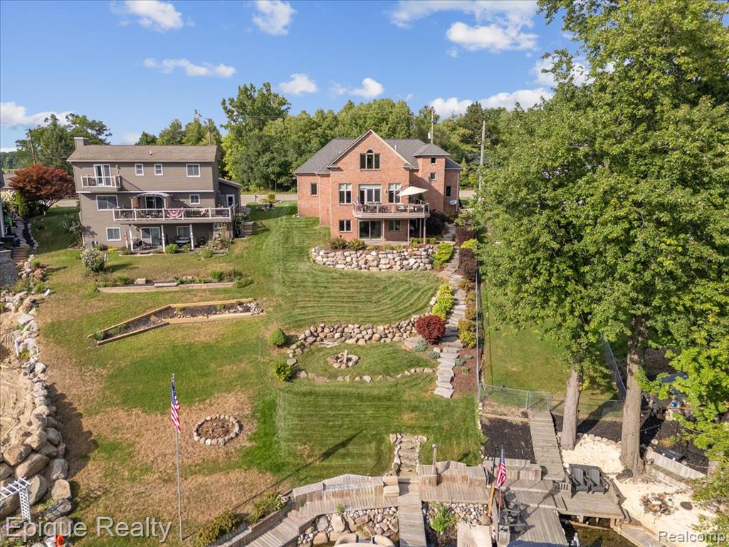 395 Indianwood Road