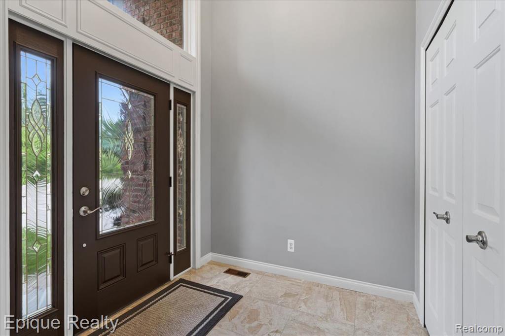 395 Indianwood Road