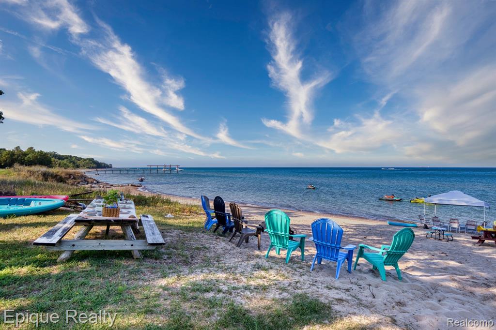 7180 2nd Street