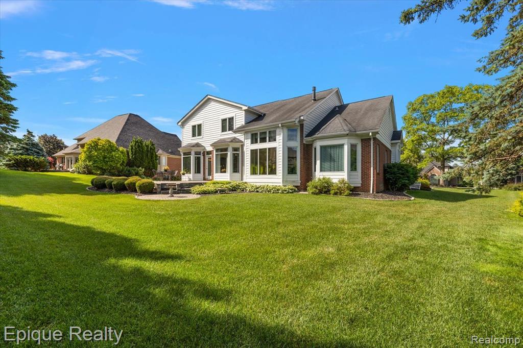 5675 Golf Pointe Drive