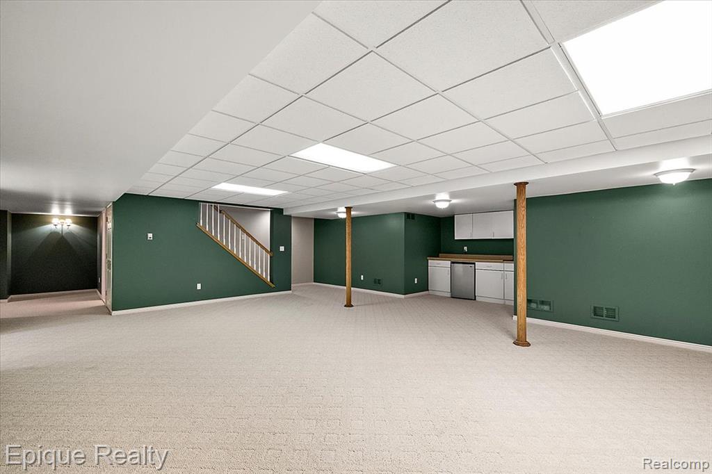5675 Golf Pointe Drive
