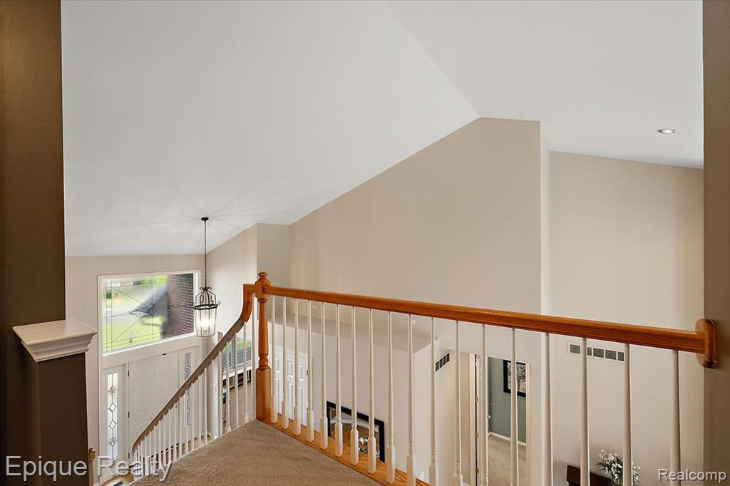 5675 Golf Pointe Drive