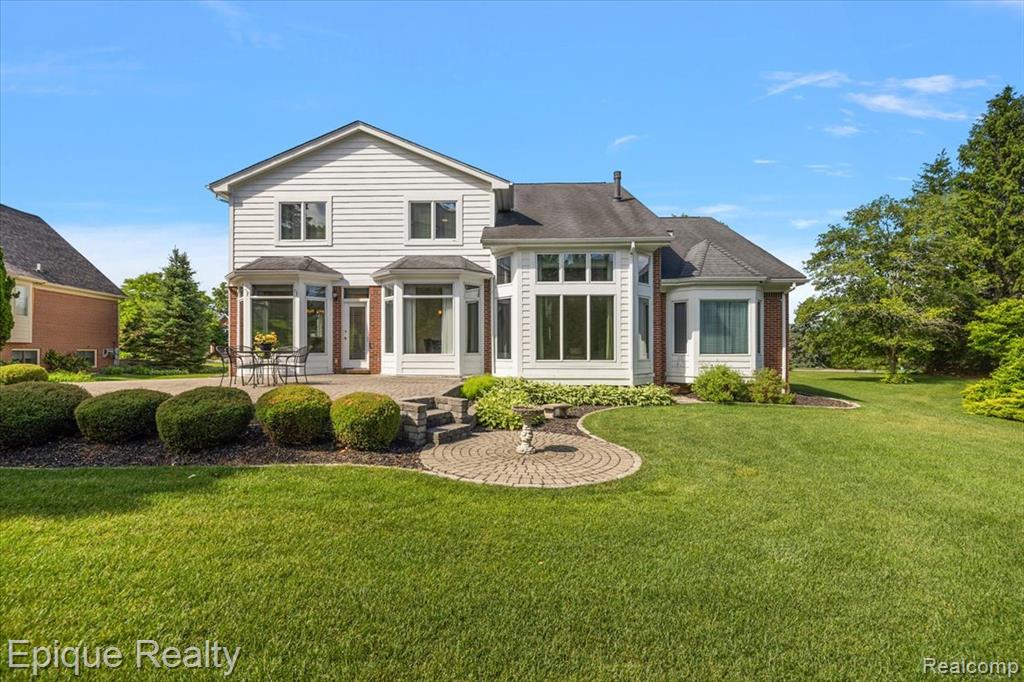 5675 Golf Pointe Drive