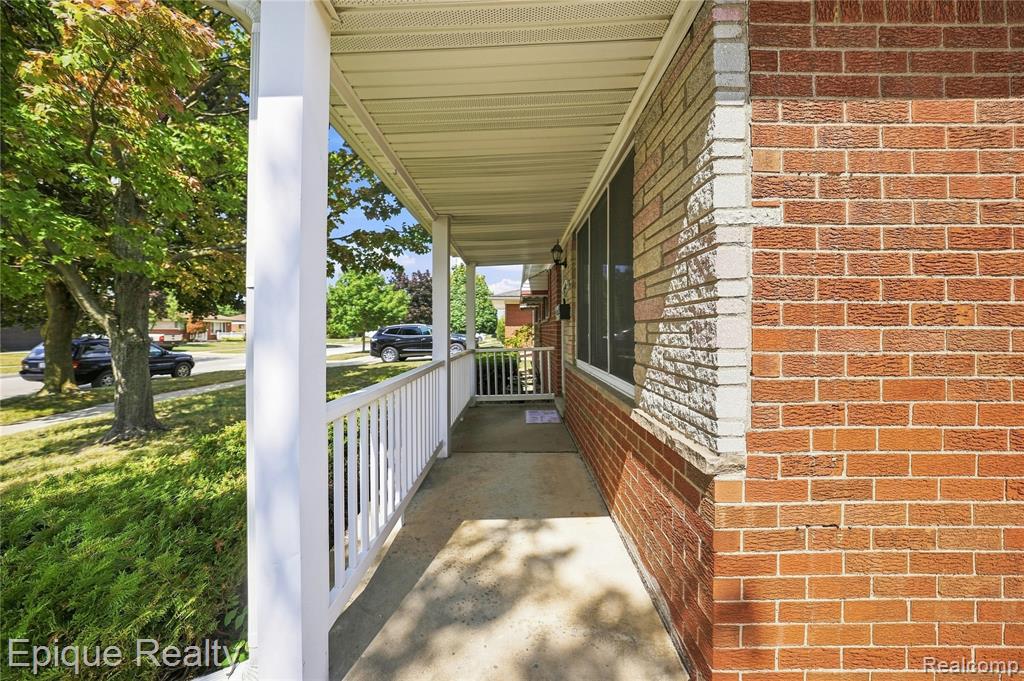 32504 Dover Avenue