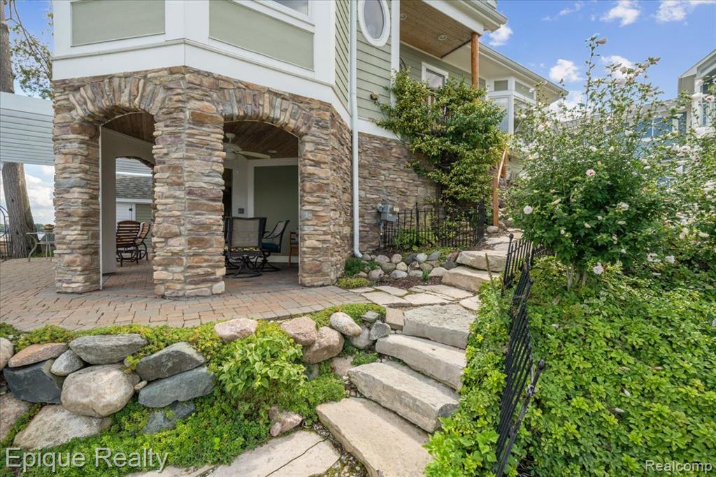 51 Crescent Avenue