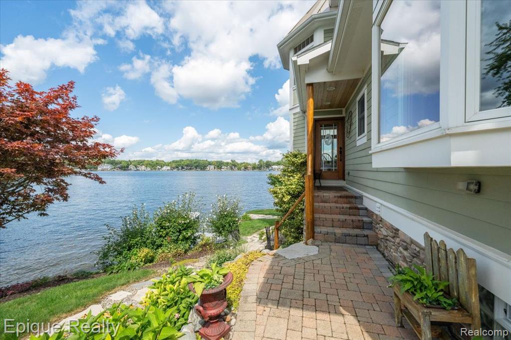 51 Crescent Avenue