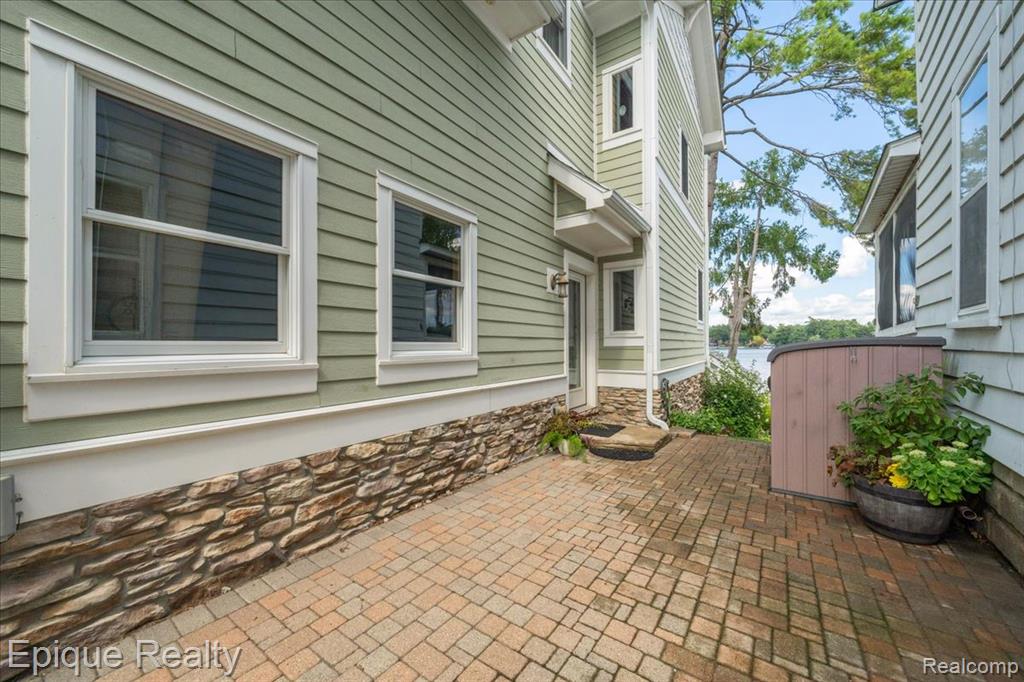 51 Crescent Avenue