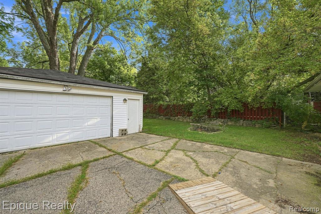 912 W Genesee Street
