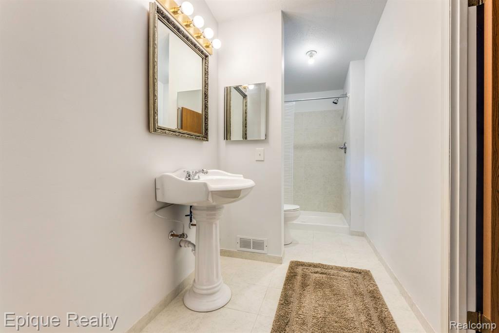 3501 Idle Hour Court