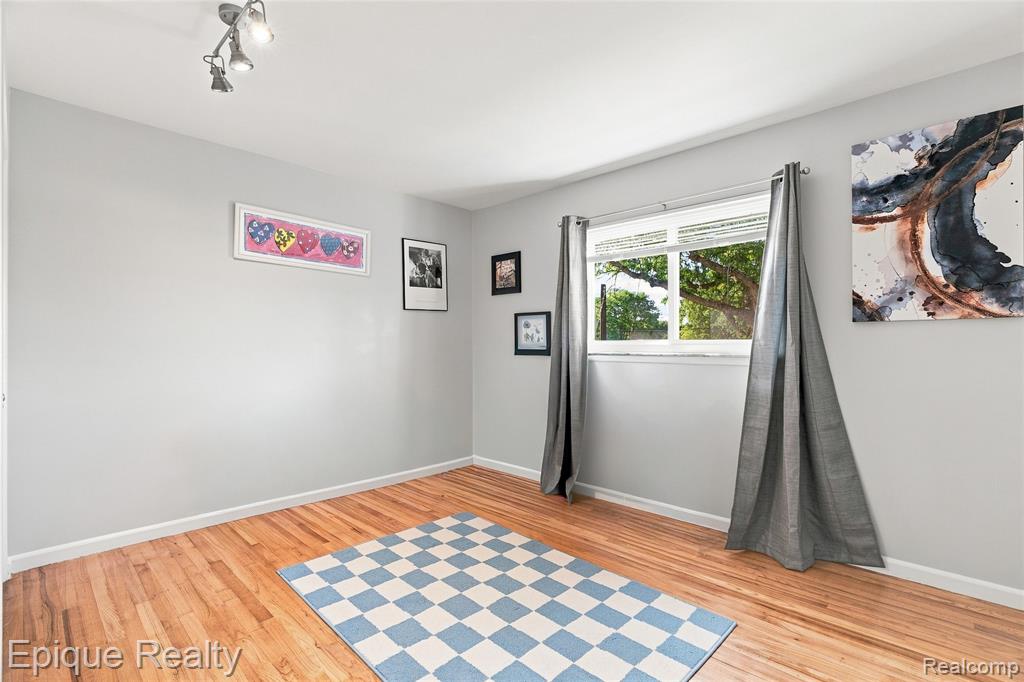 801 W Long Lake Road # 7