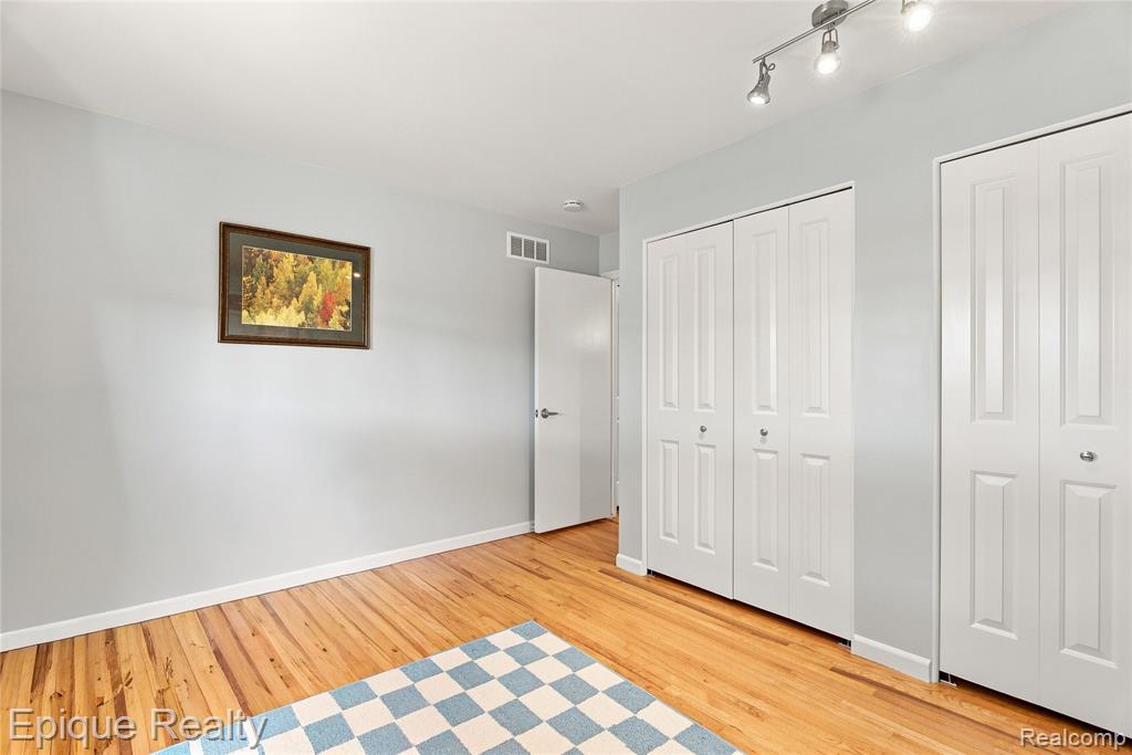801 W Long Lake Road # 7