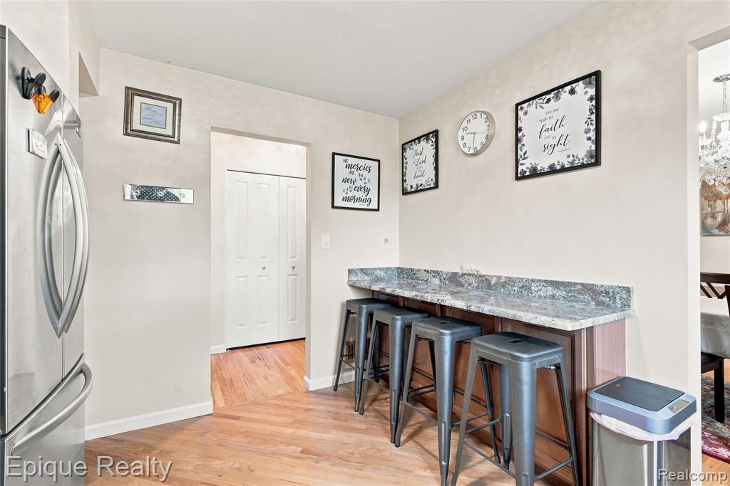 801 W Long Lake Road # 7