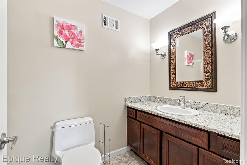 801 W Long Lake Road # 7