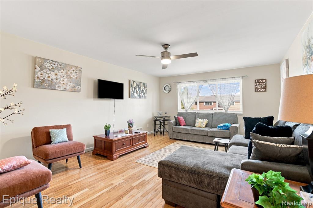 801 W Long Lake Road # 7