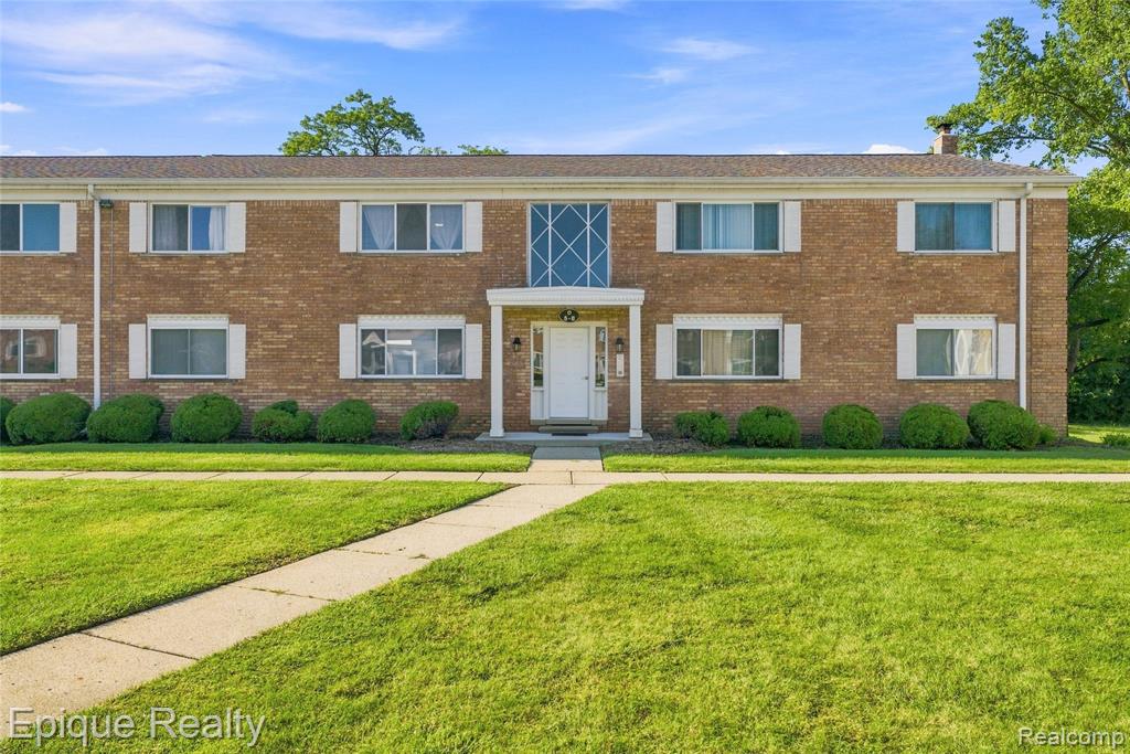 801 W Long Lake Road # 7