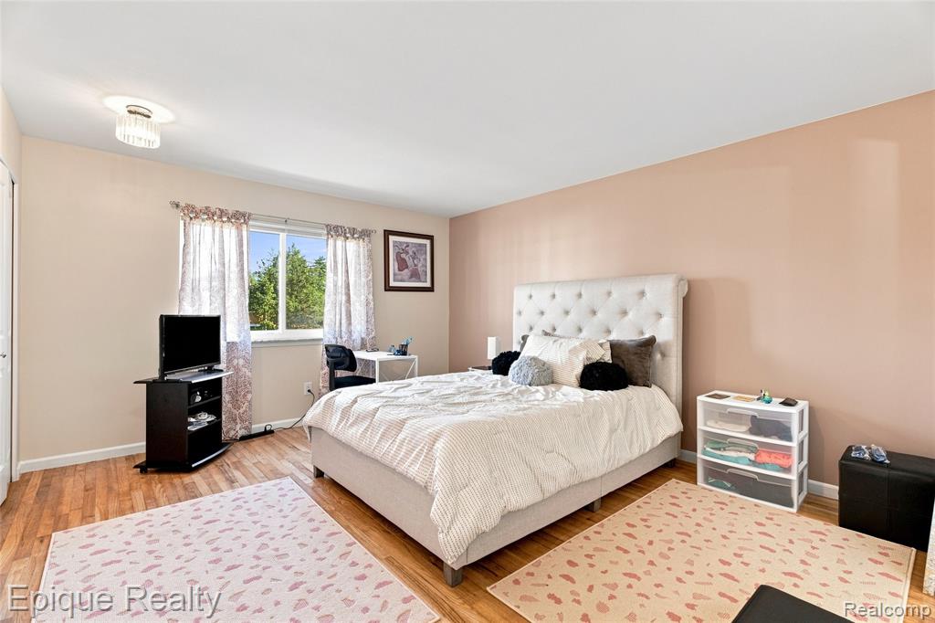 801 W Long Lake Road # 7