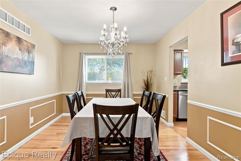 801 W Long Lake Road # 7