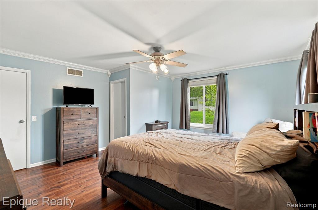 811 N Ortonville