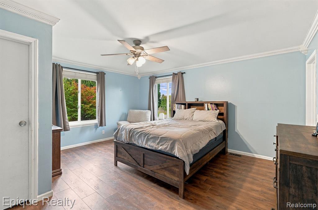 811 N Ortonville