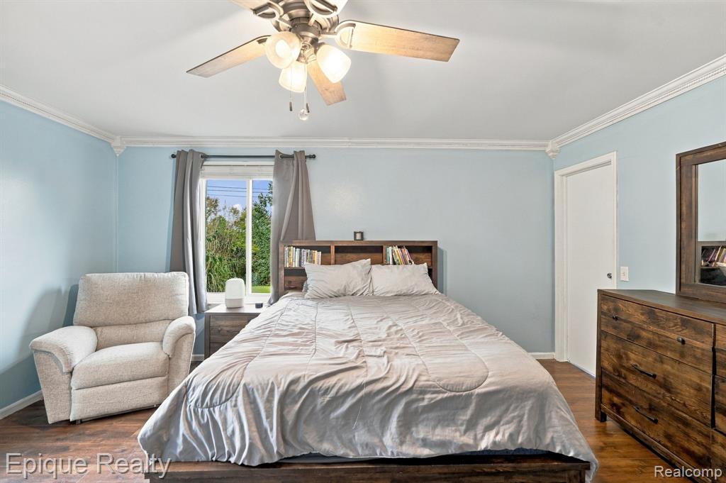 811 N Ortonville