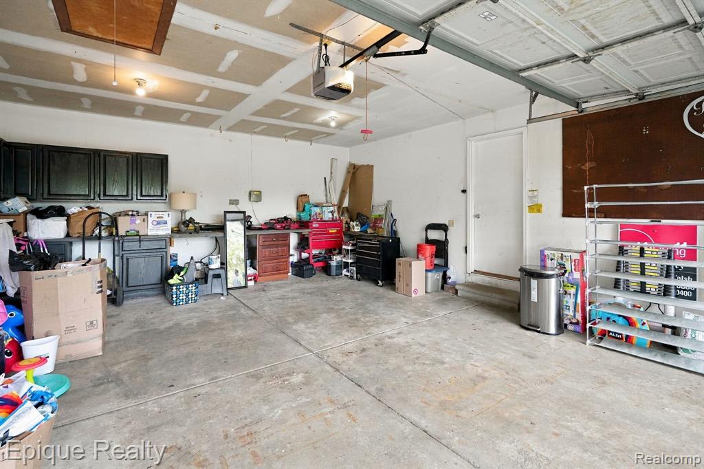 811 N Ortonville