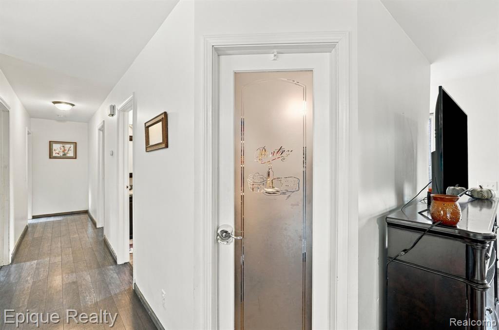 811 N Ortonville