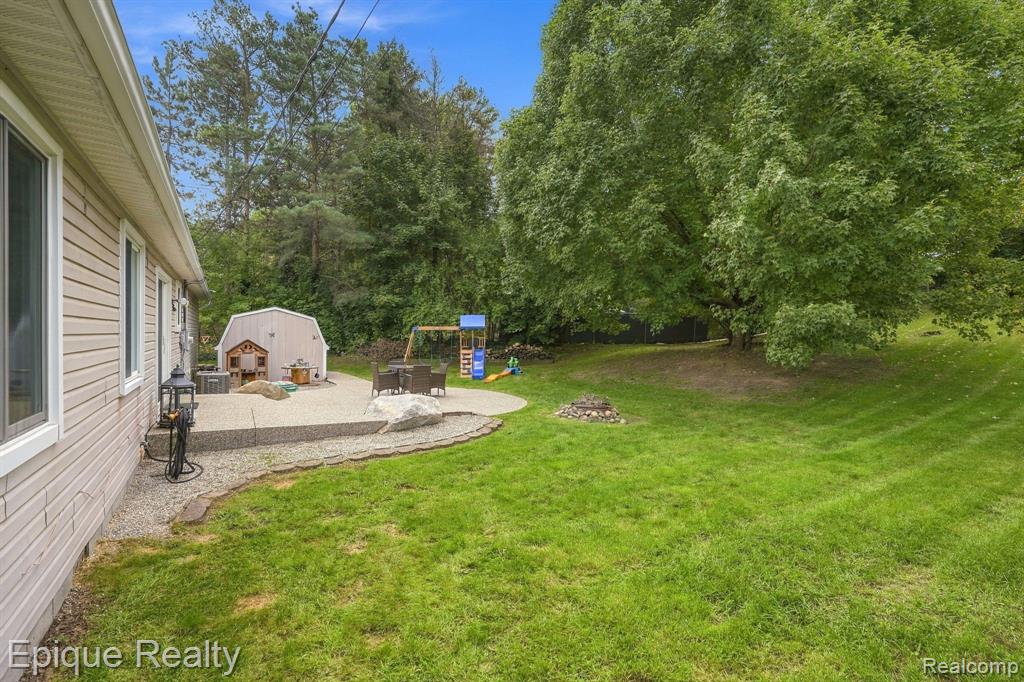 811 N Ortonville