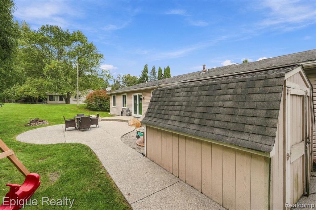 811 N Ortonville