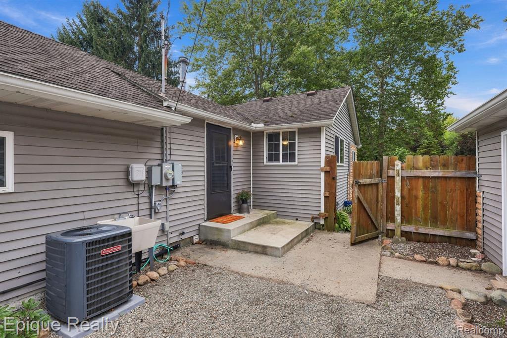 3652 Norman Road