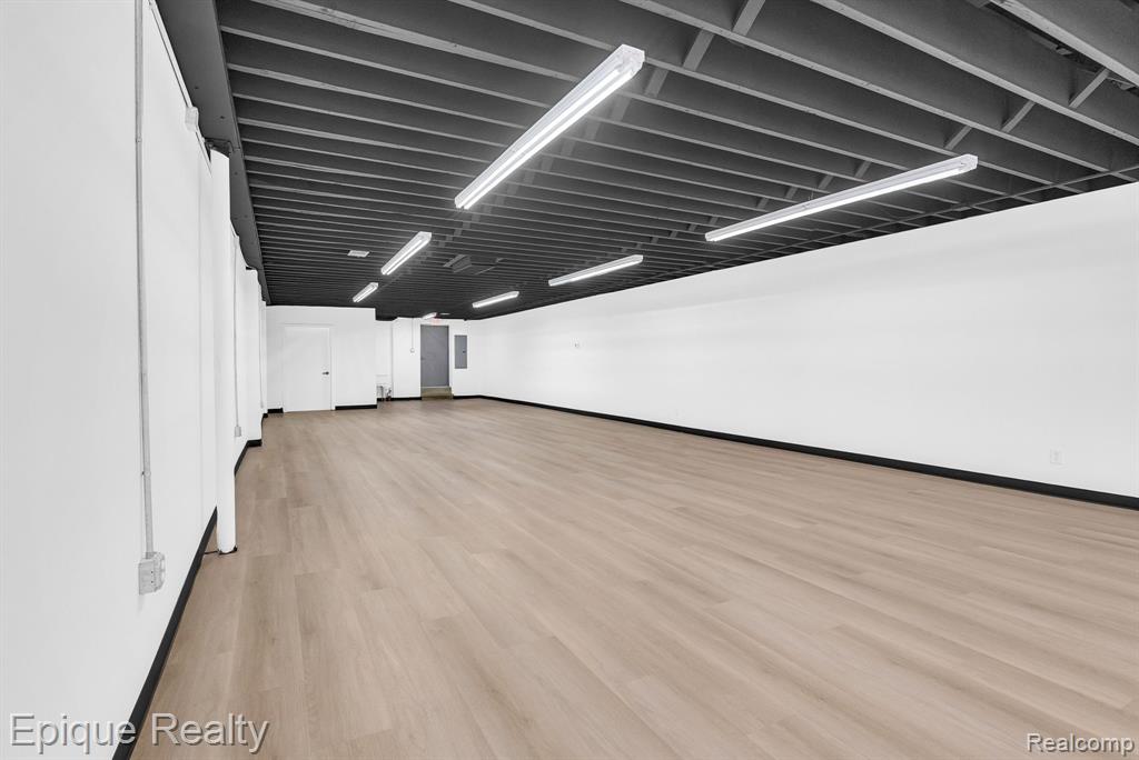 2701 Elizabeth Lake, Suite 400